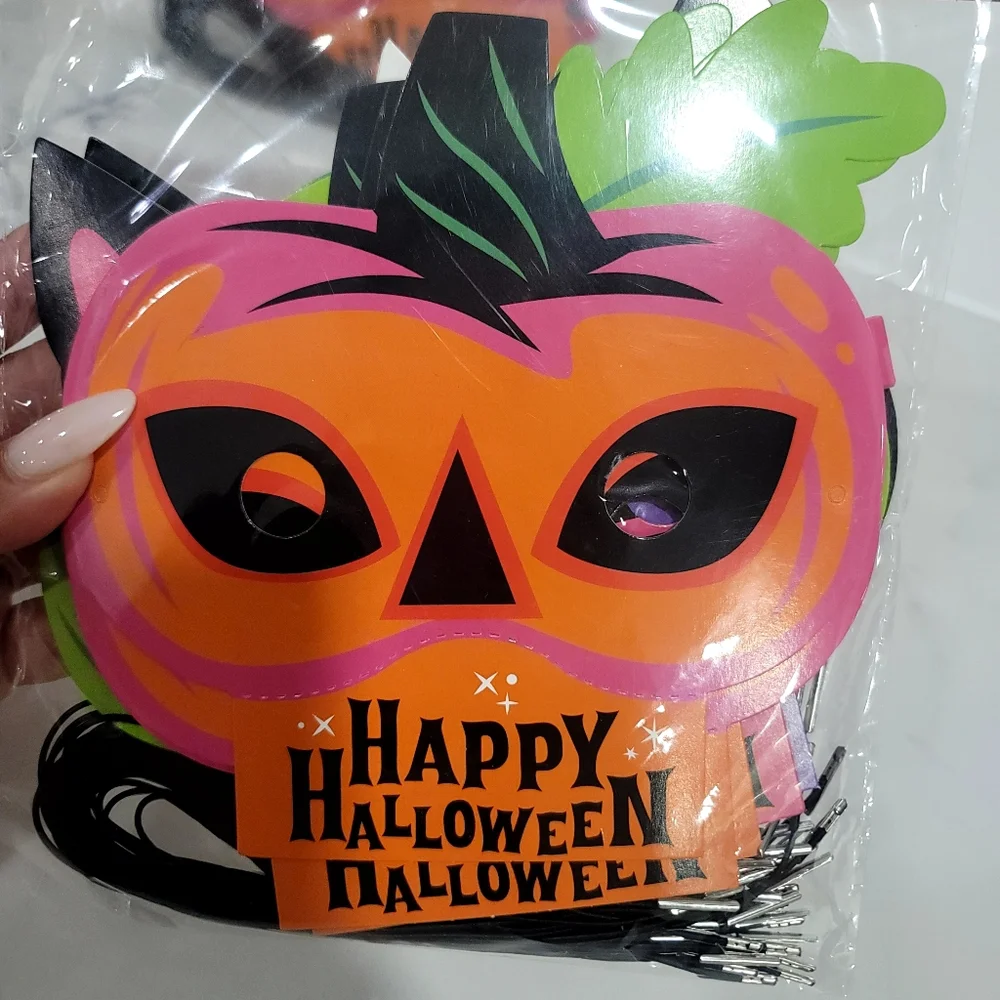 New  Hyde and Eek Boutique 48 Count Happy Halloween Masks